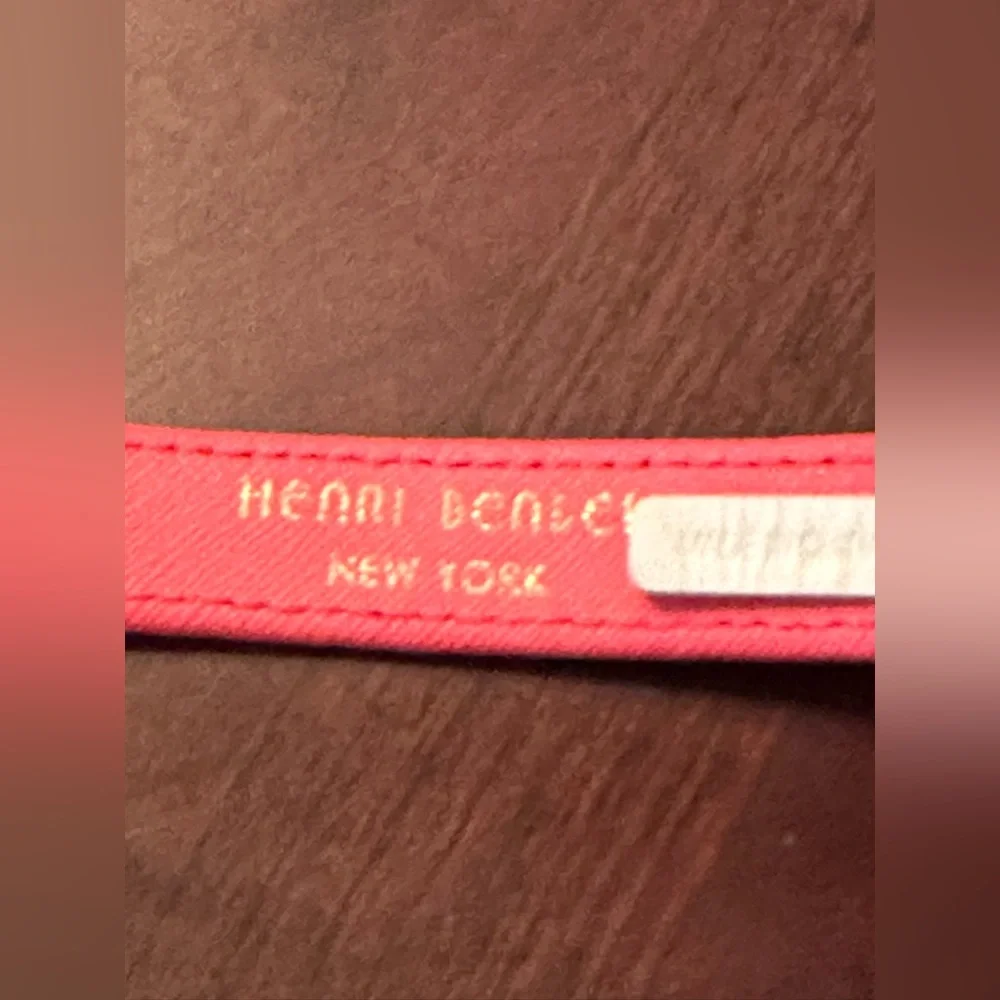 Henri Bendel Perforated Pink Coral Dog Leash in Mint Condition! NWOT